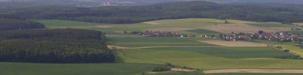 Blick vom Bussen auf Agrarlandschaft